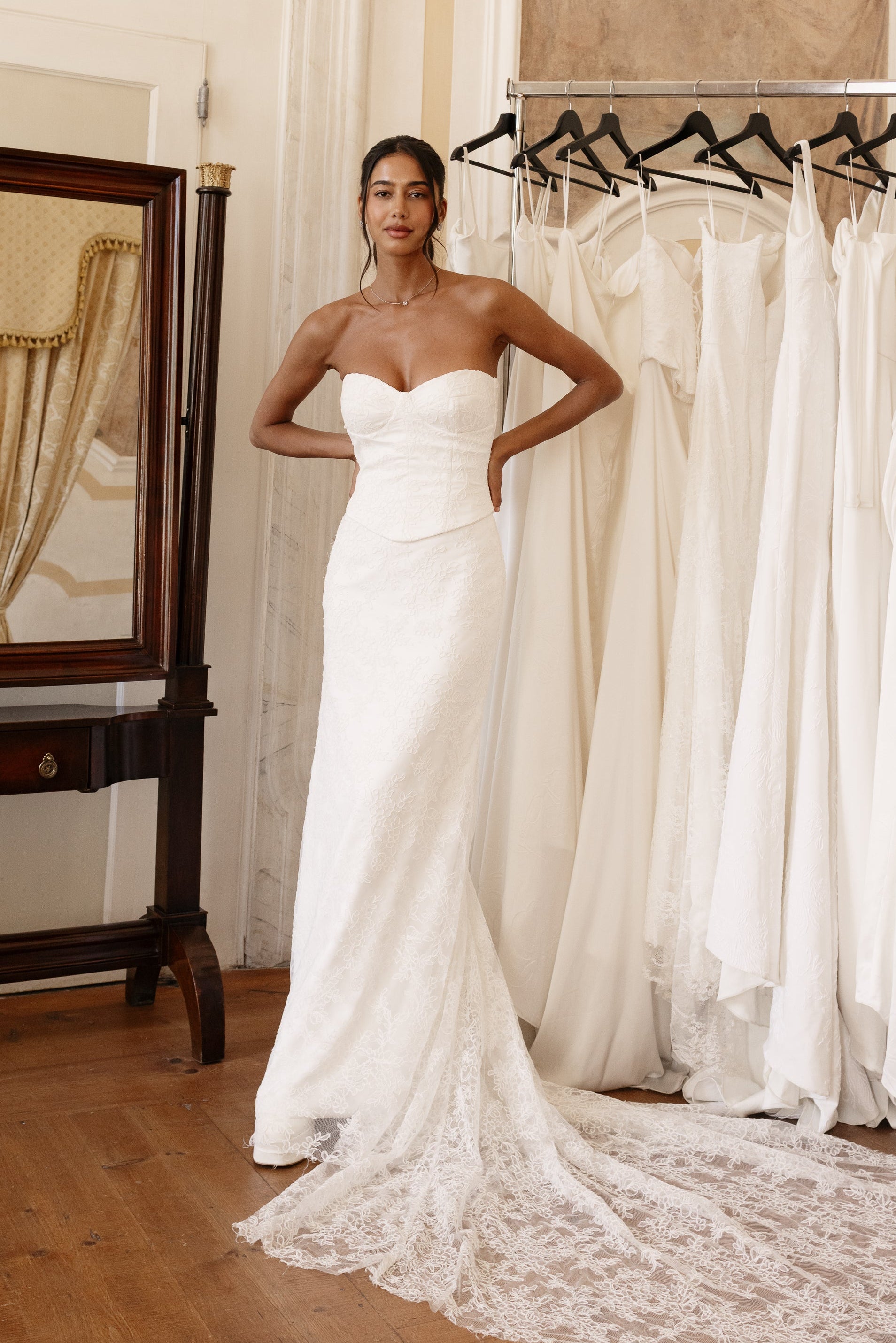 Diana (Lace)  LAUDAE